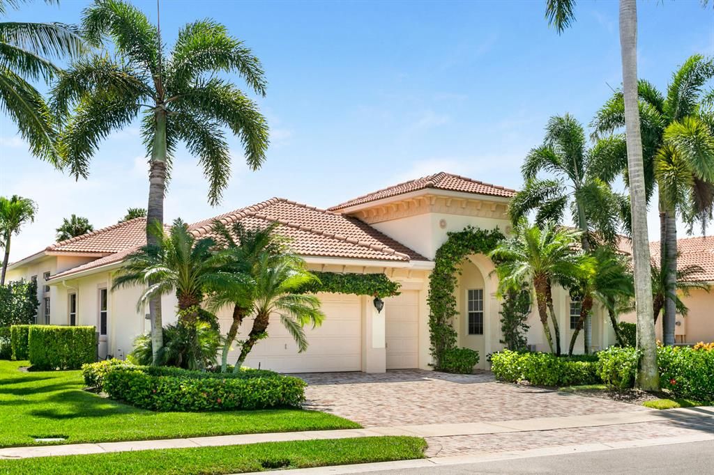 Photo of 530 Les Jardin Drive Dr, Palm Beach Gardens, FL 33410 (MLS # R10687748)