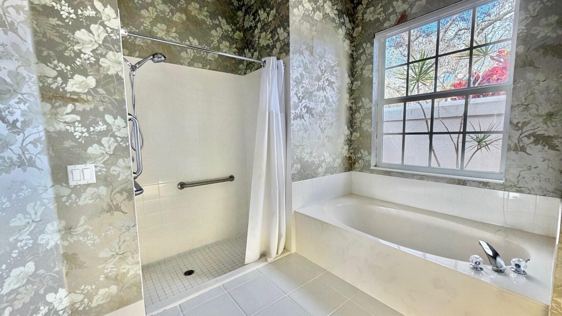 RIVERWALK 3 - Residential