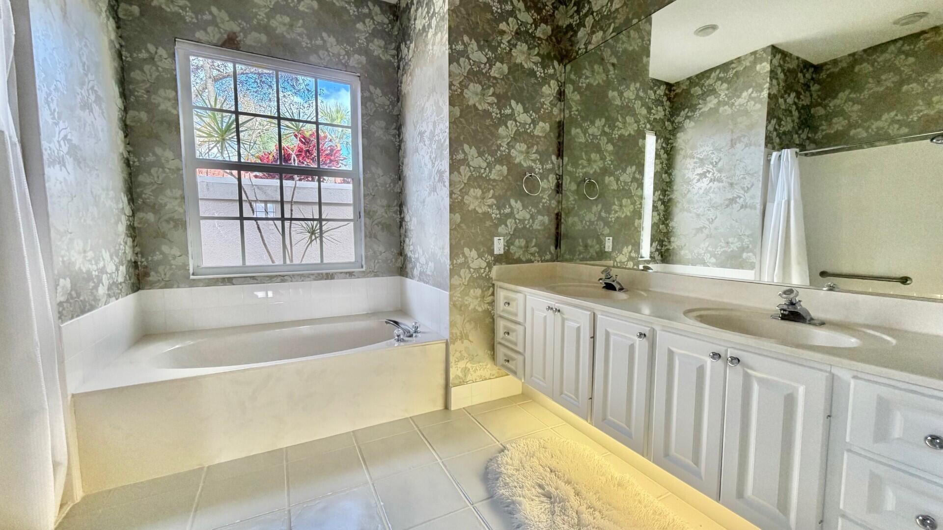 RIVERWALK 3 - Residential