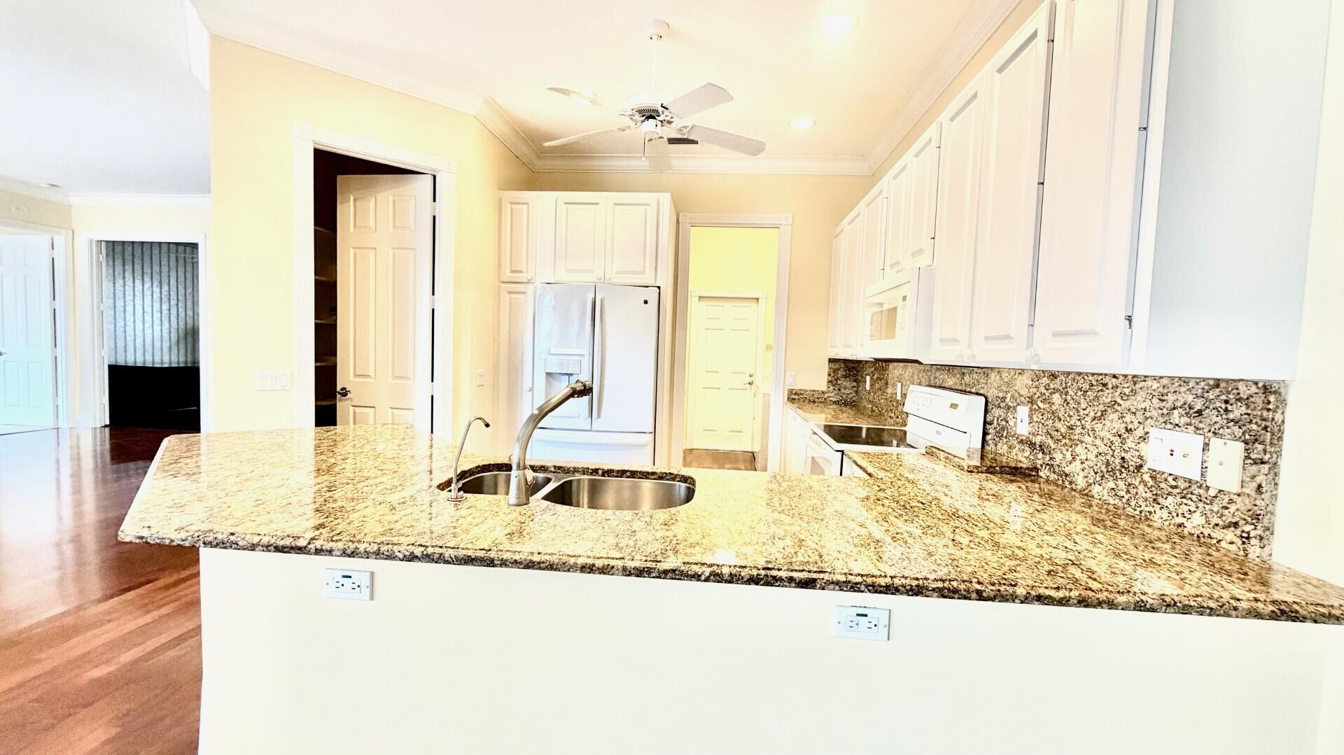 RIVERWALK 3 - Residential