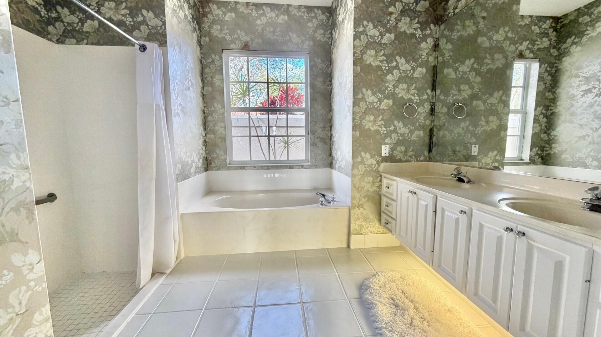 RIVERWALK 3 - Residential