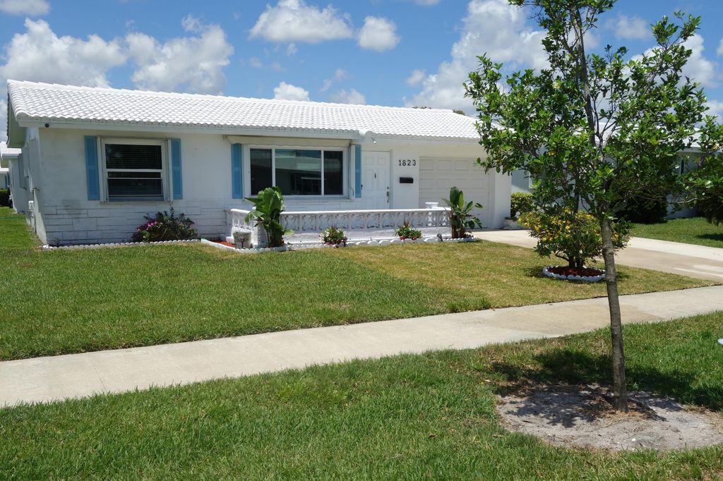 Photo of 1823 SW Congress Boulevard, Boynton Beach, FL 33426 (MLS # R10988997)