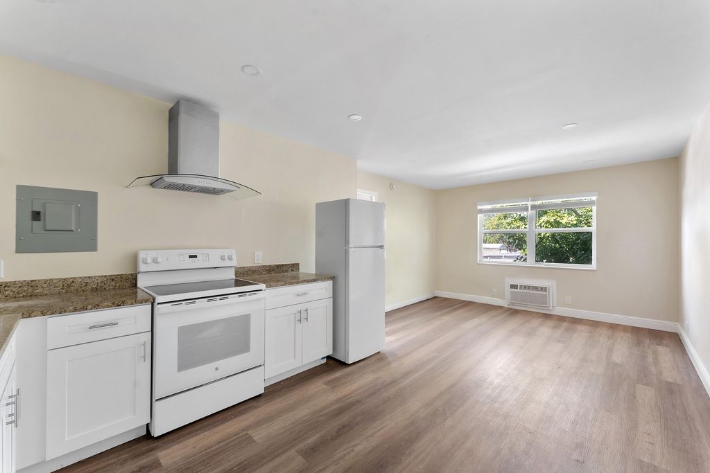 Photo of 901 N F Street #5, Lake Worth Beach, FL 33460 (MLS # B26012979)