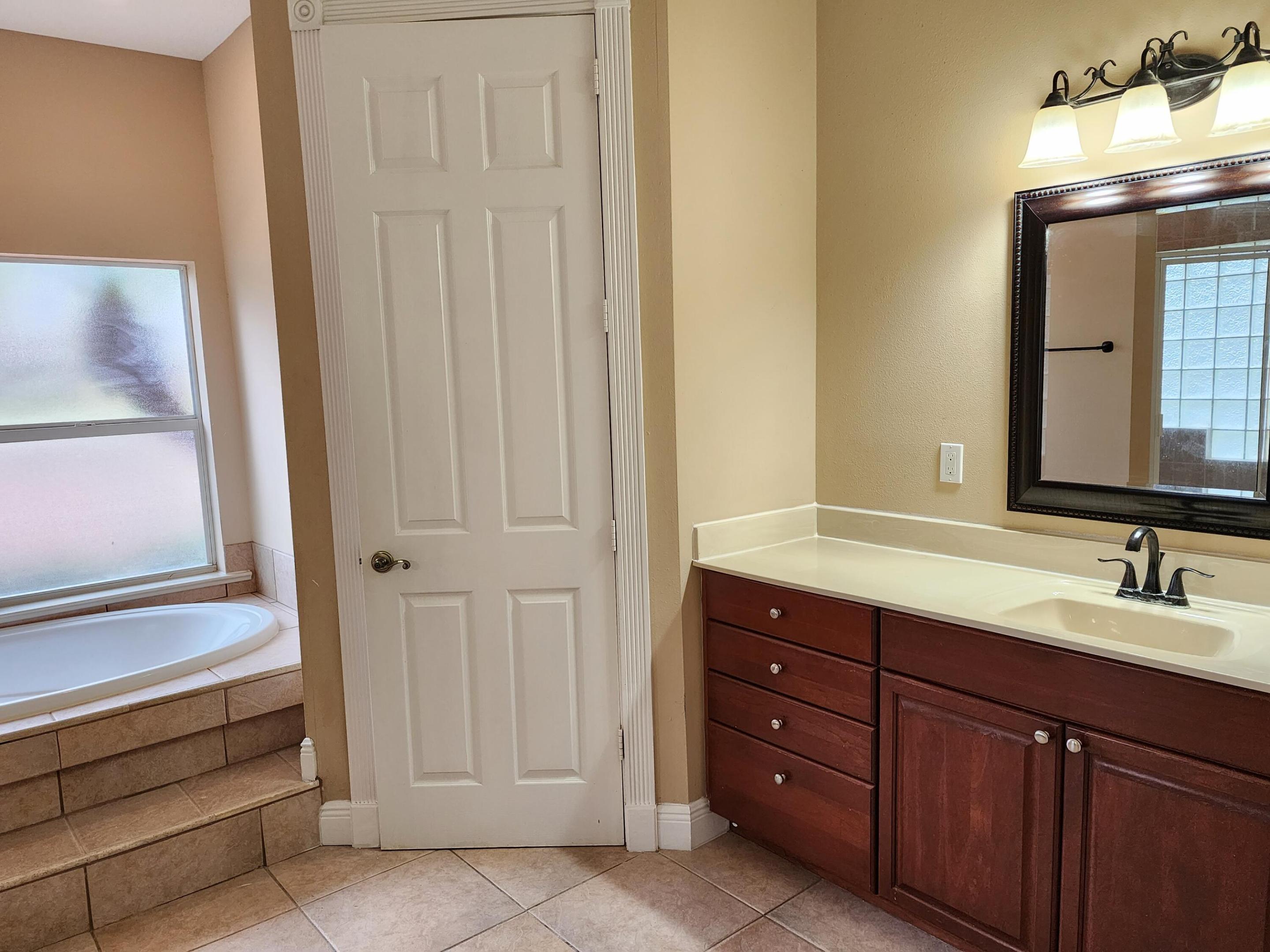 PORT ST LUCIE SECTION 44 - Residential Lease
