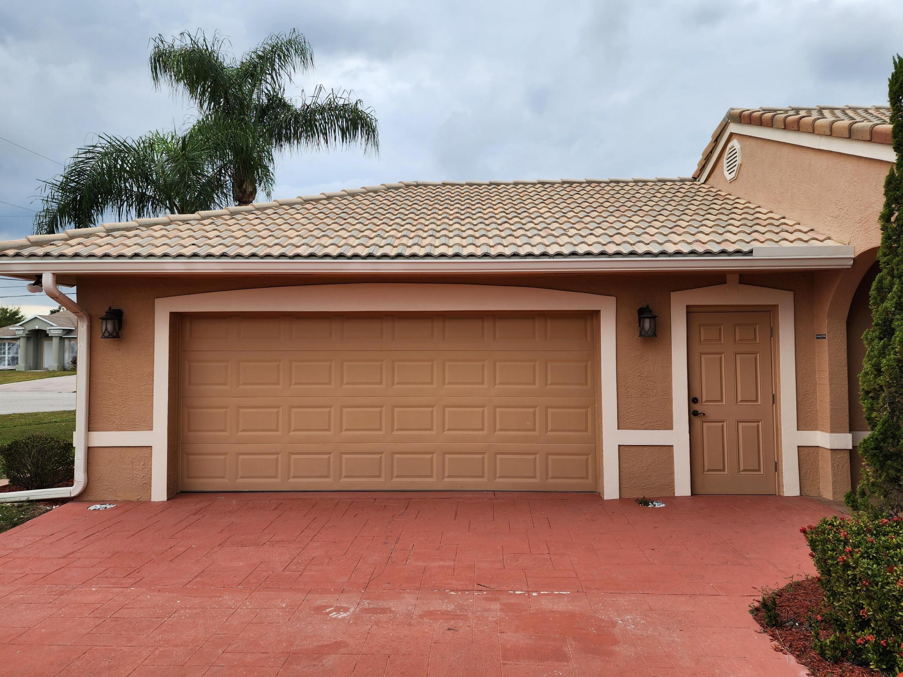 PORT ST LUCIE SECTION 44 - Residential Lease