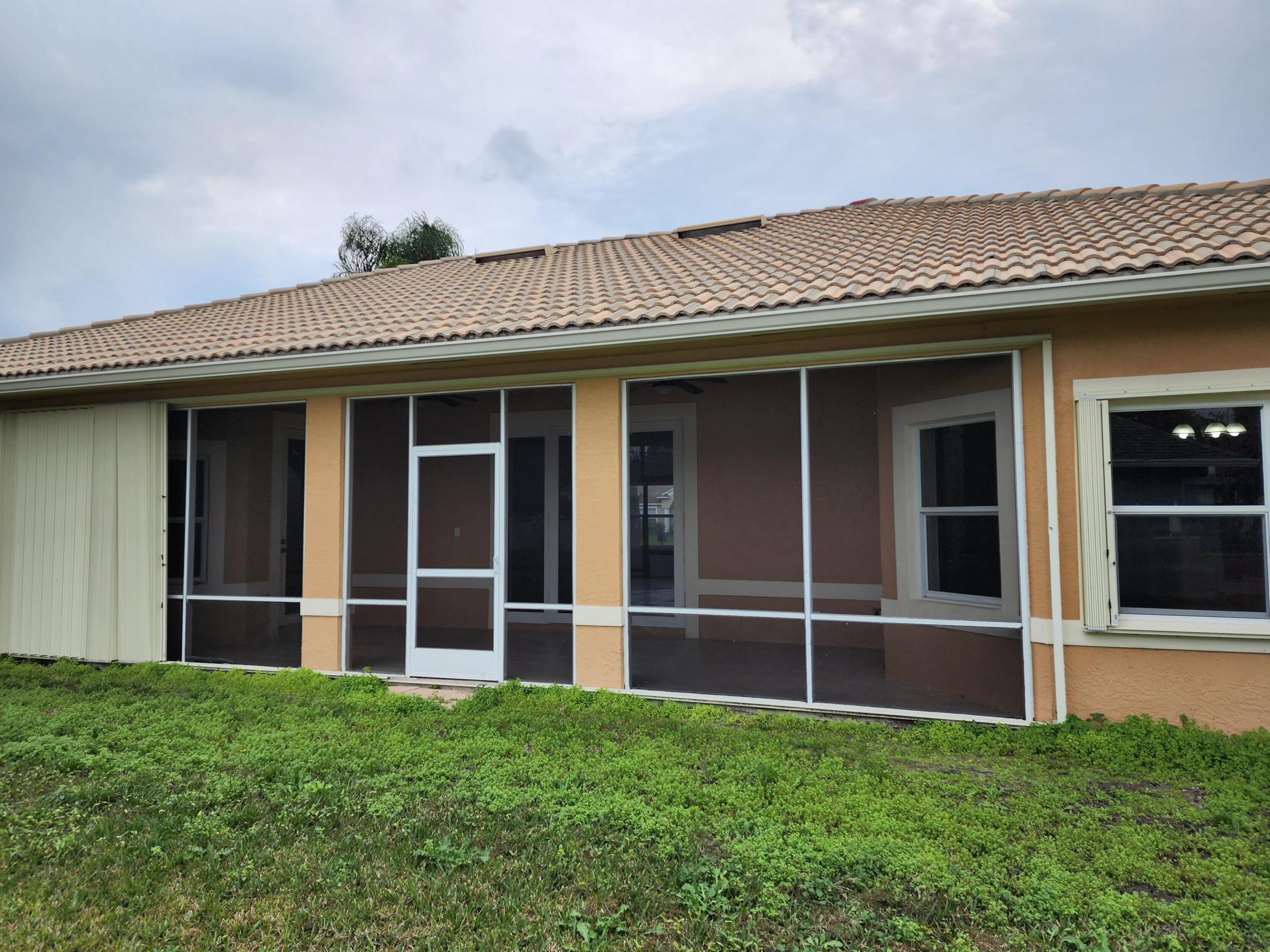 PORT ST LUCIE SECTION 44 - Residential Lease