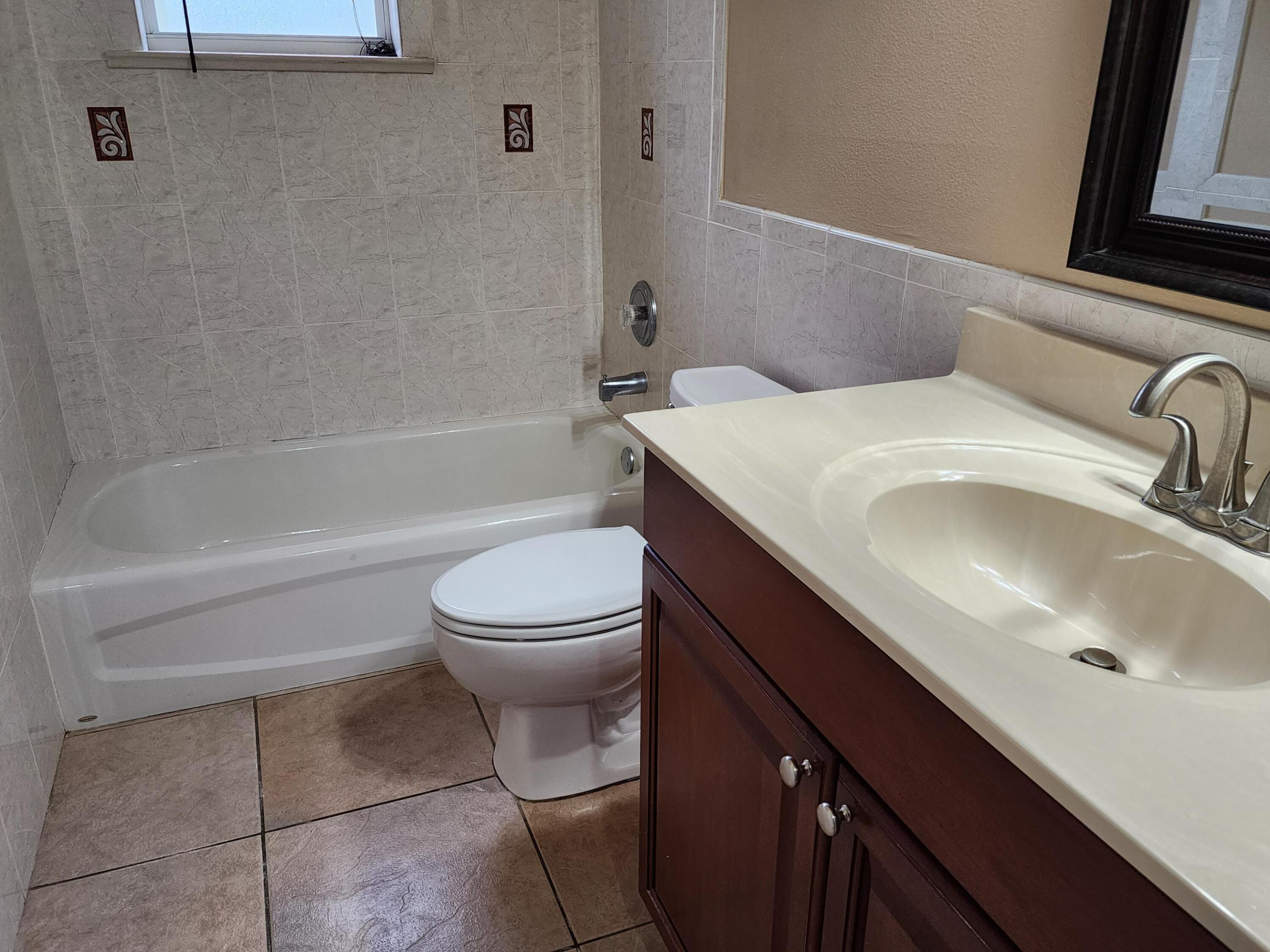 PORT ST LUCIE SECTION 44 - Residential Lease