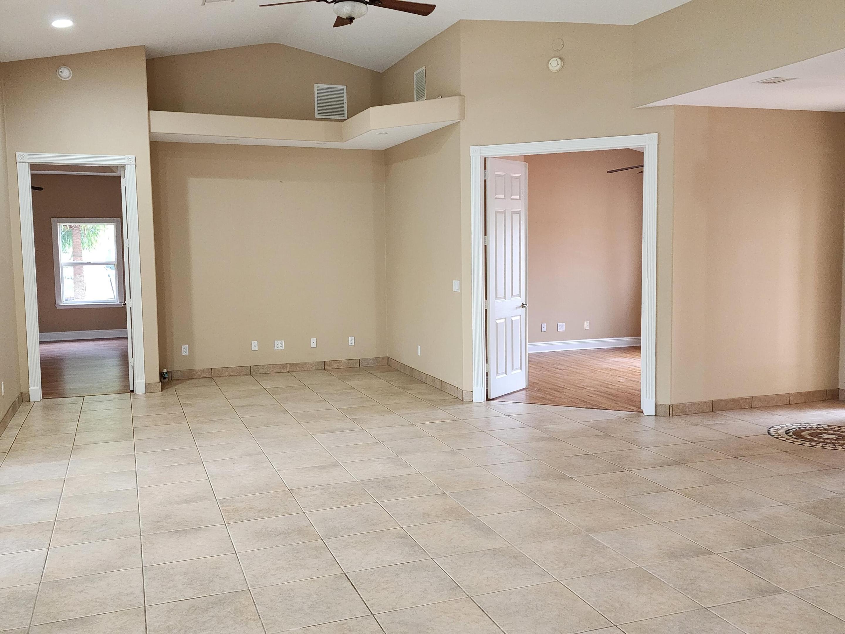 PORT ST LUCIE SECTION 44 - Residential Lease