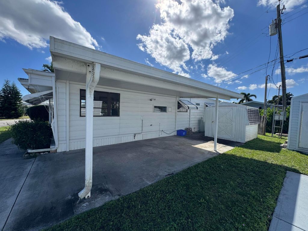 Photo of 14577 Glenview Drive, Delray Beach, FL 33445 (MLS # R11158755)