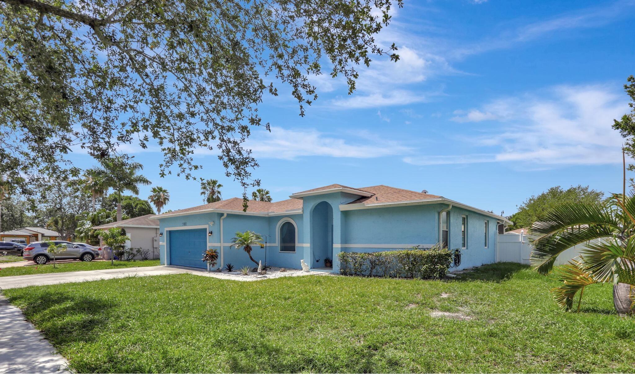 782 NW 16th Place