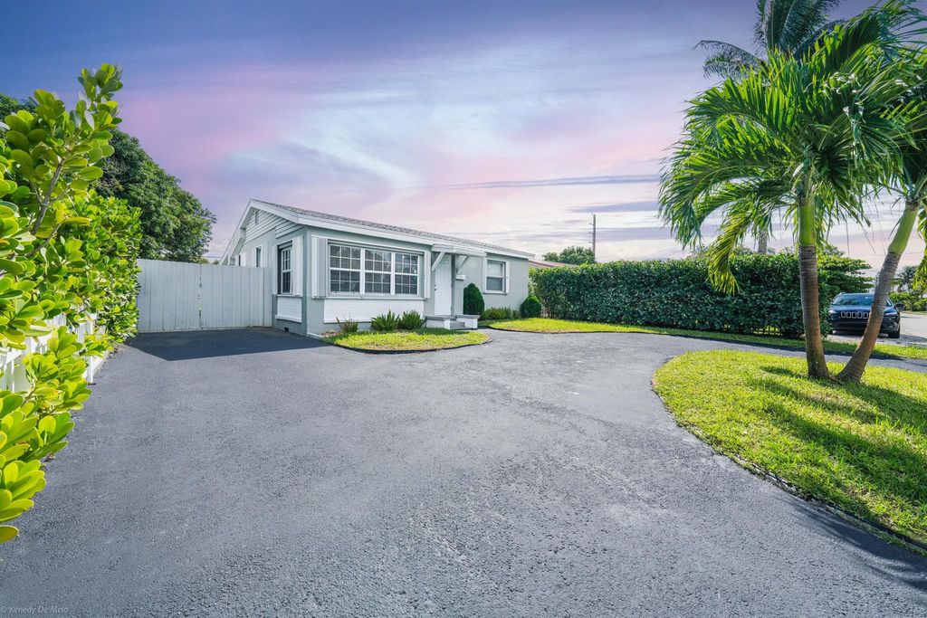 Photo of 1214 NW 1st Avenue, Fort Lauderdale, FL 33311 (MLS # R11134548)