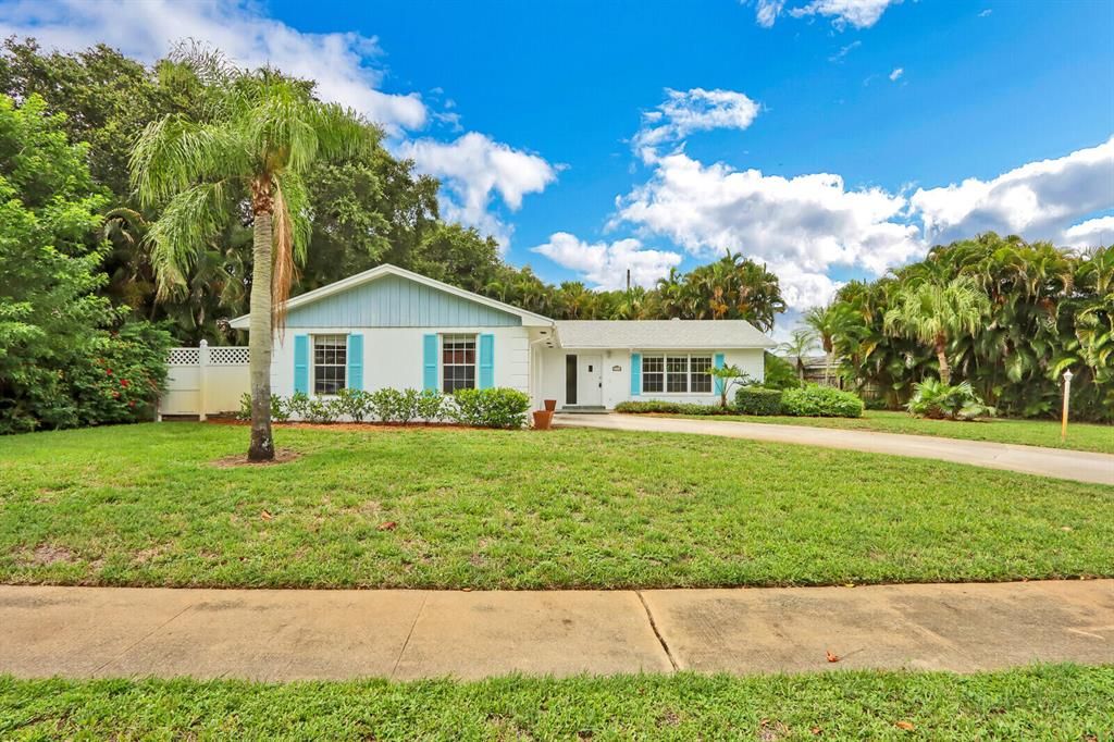 Photo of 1586 Packwood Road, Juno Beach, FL 33408 (MLS # R10820107)