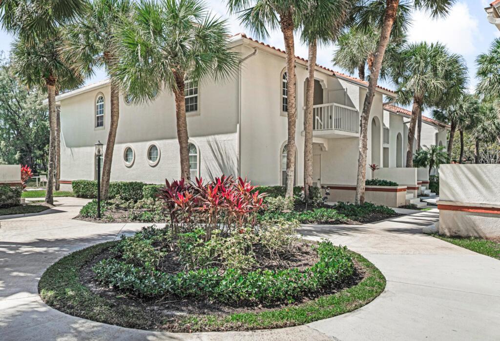 MEADOWBROOK AT PGA CONDO - Residential Lease