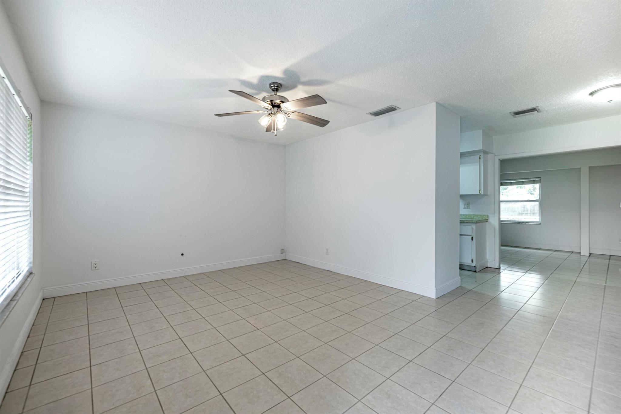 1148 SE Puritan Lane, Port St Lucie, FL, 34983/$314,900 2 1148 SE Puritan Lane