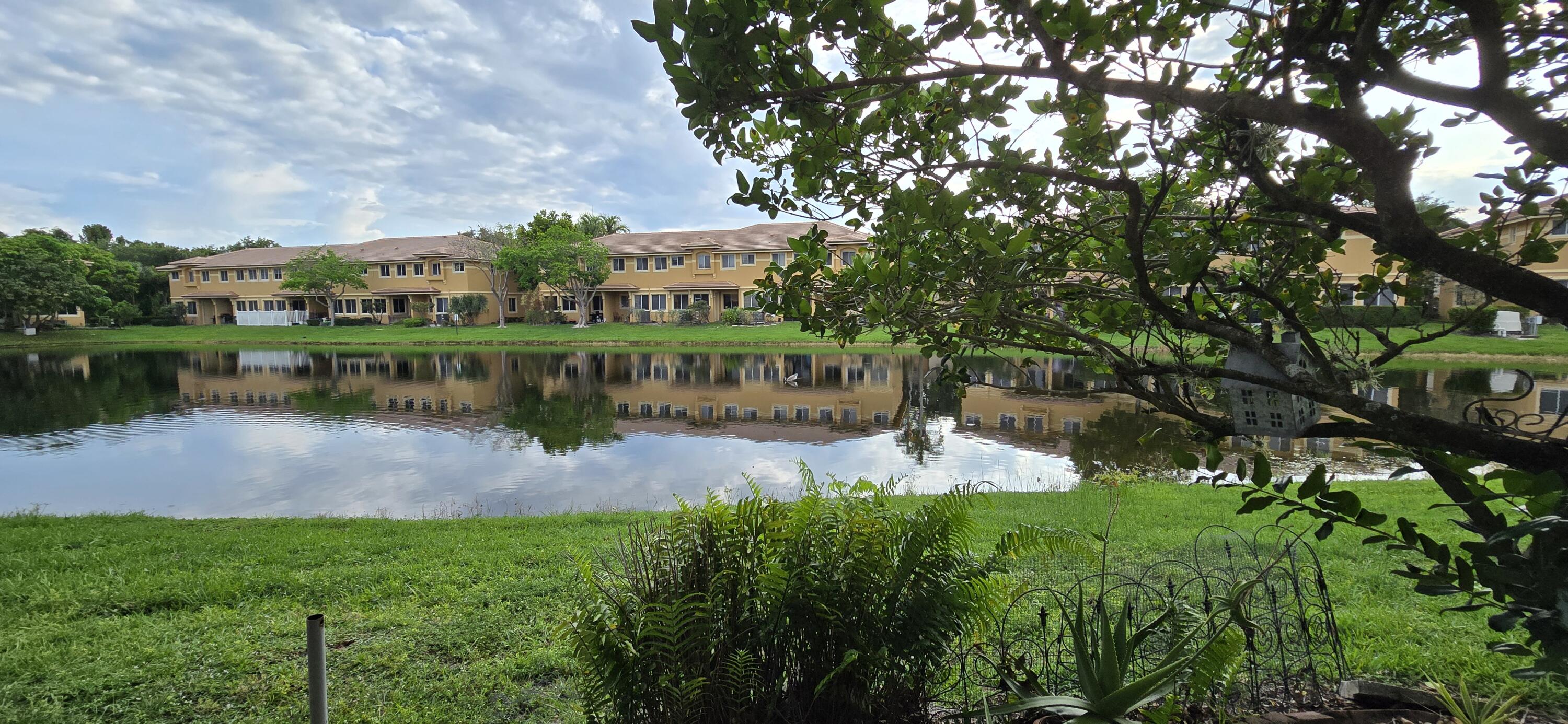 MILITARY TRAIL PUD - Residential Lease