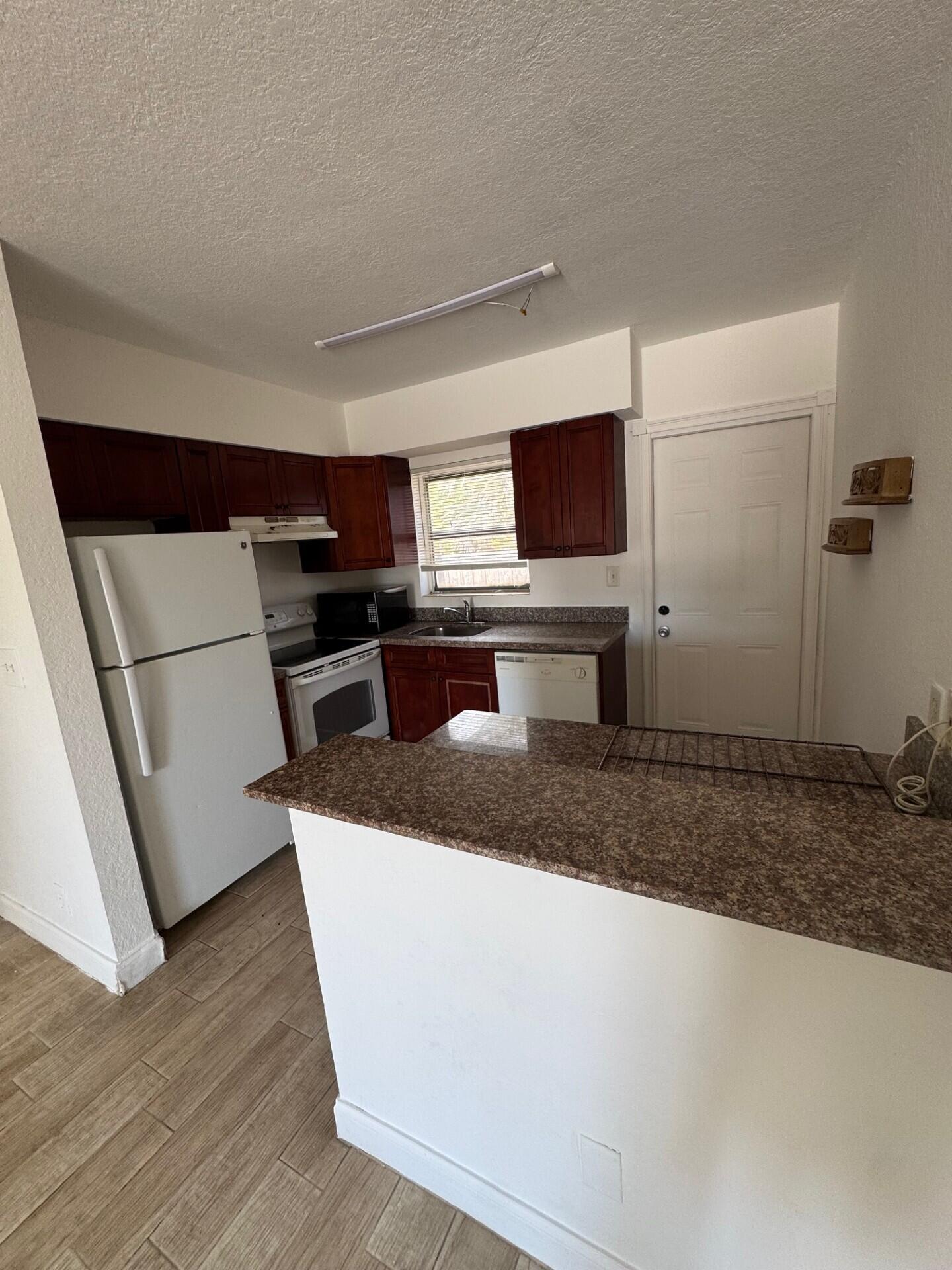 LAKE WORTH TOWN OF - Residential Lease