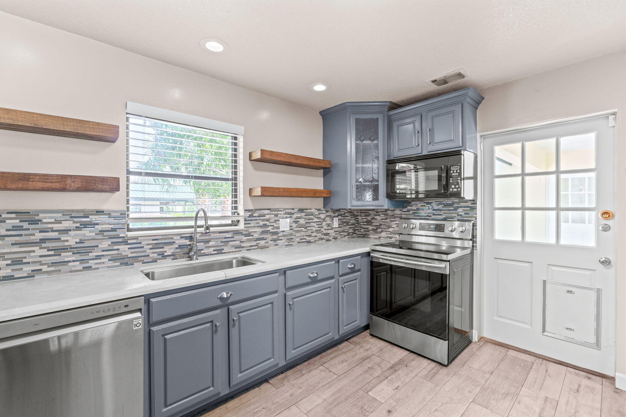 LOXAHATCHEE GROVES - Residential