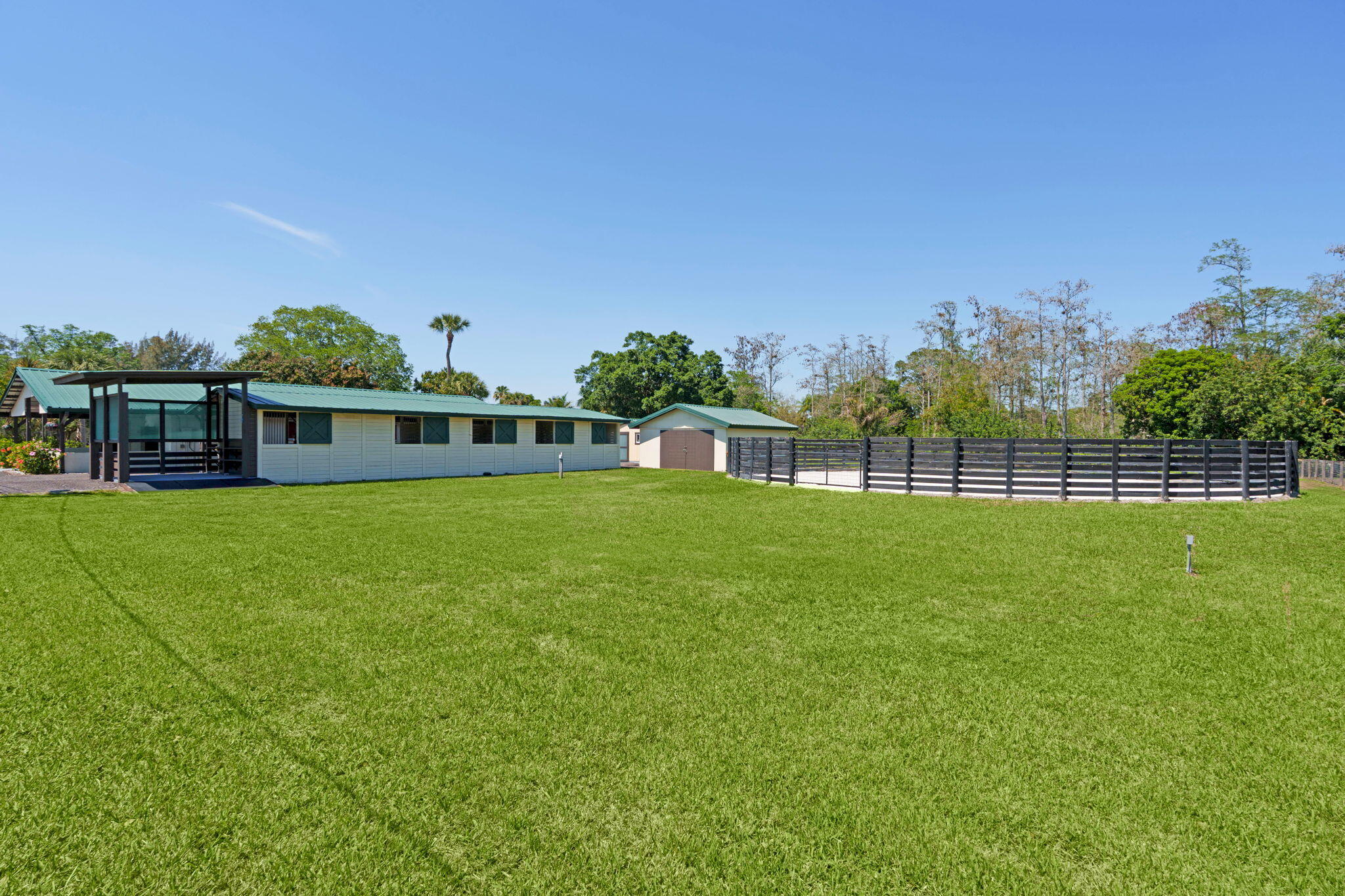 LOXAHATCHEE GROVES - Residential