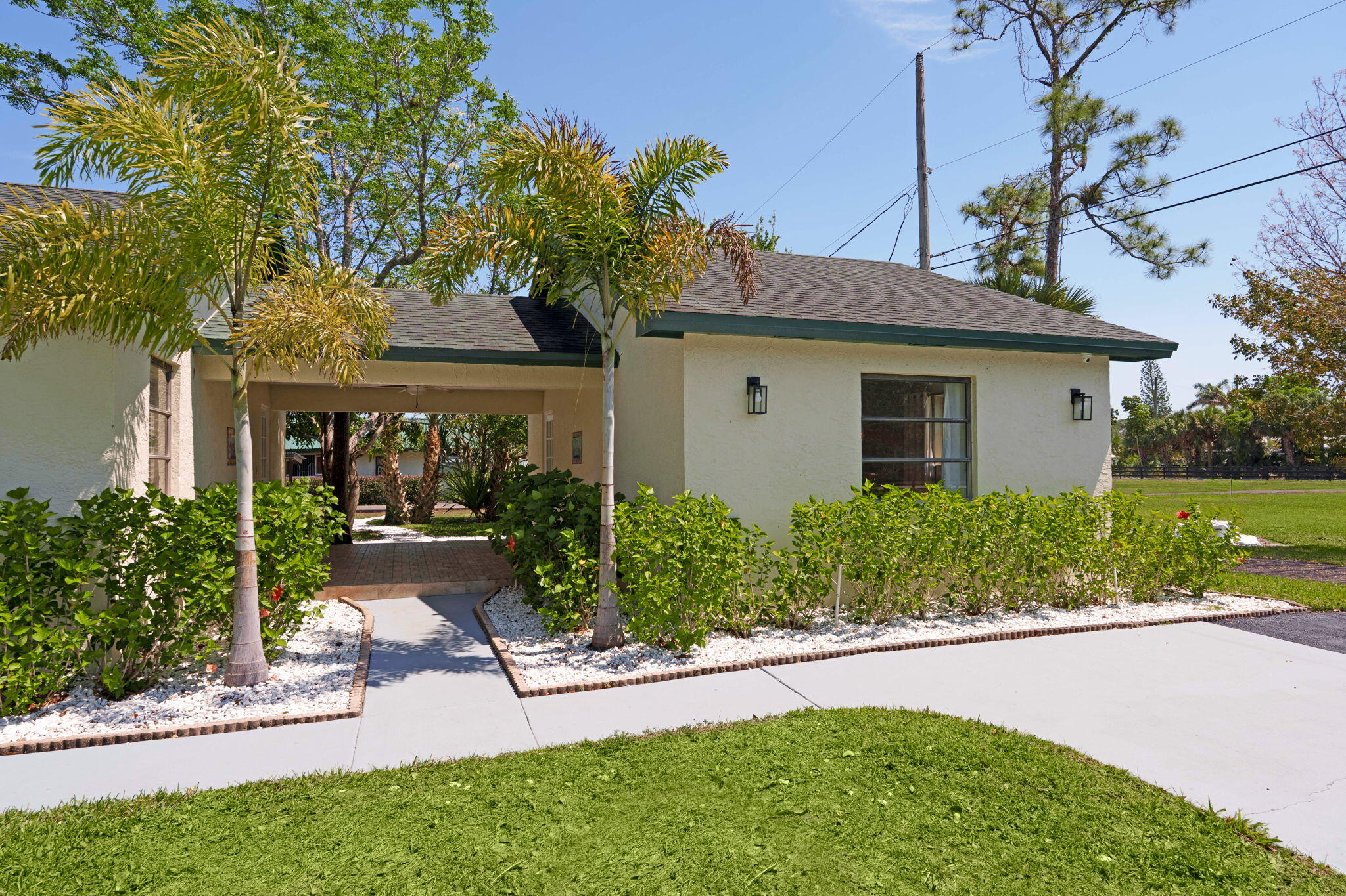 LOXAHATCHEE GROVES - Residential