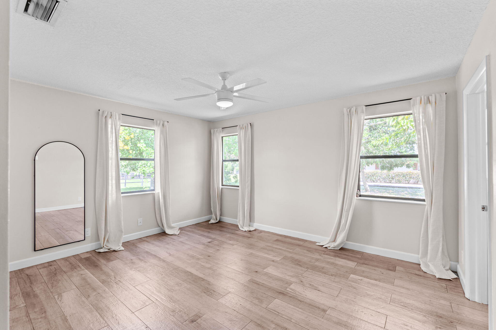 LOXAHATCHEE GROVES - Residential