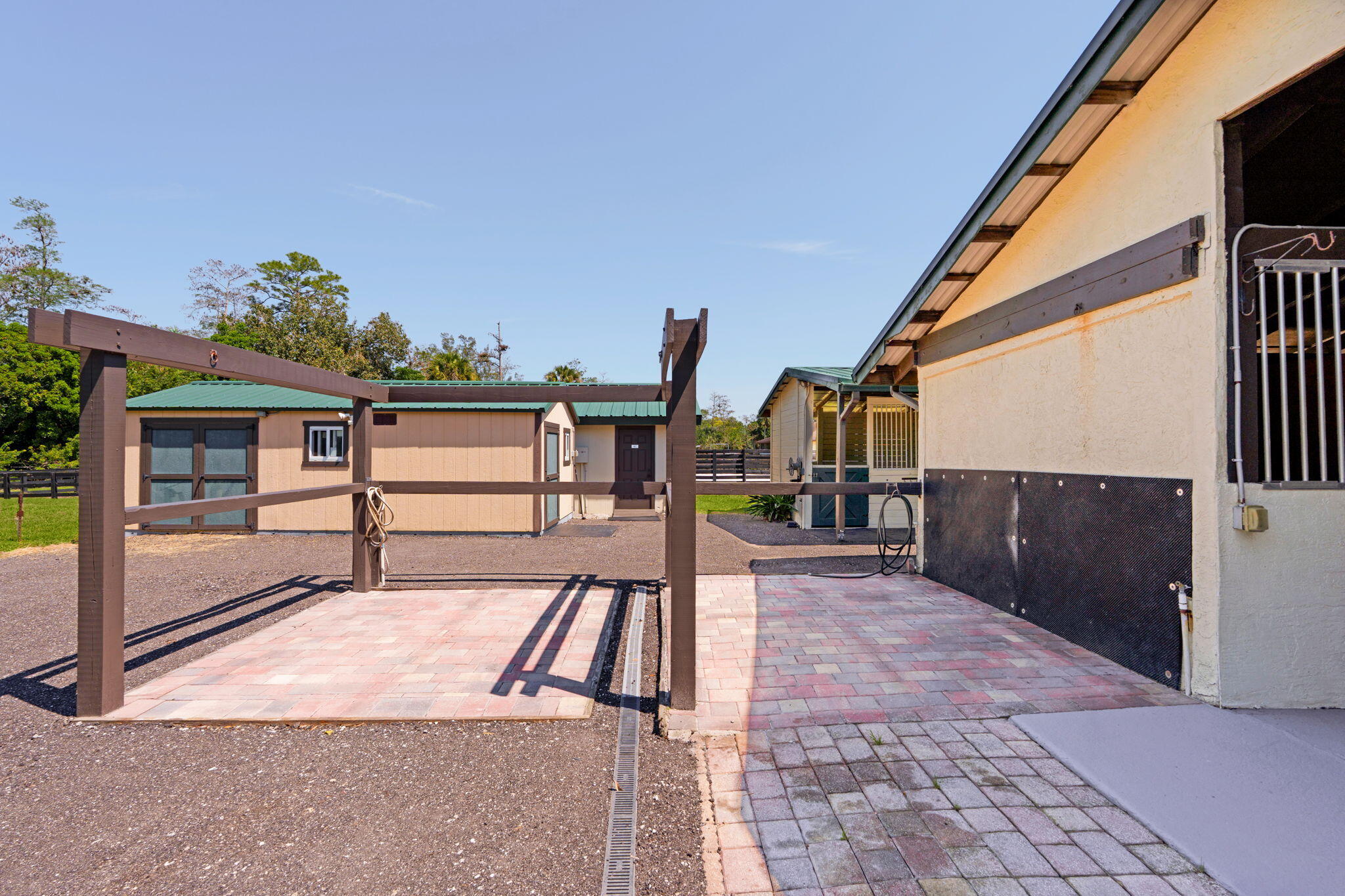 LOXAHATCHEE GROVES - Residential