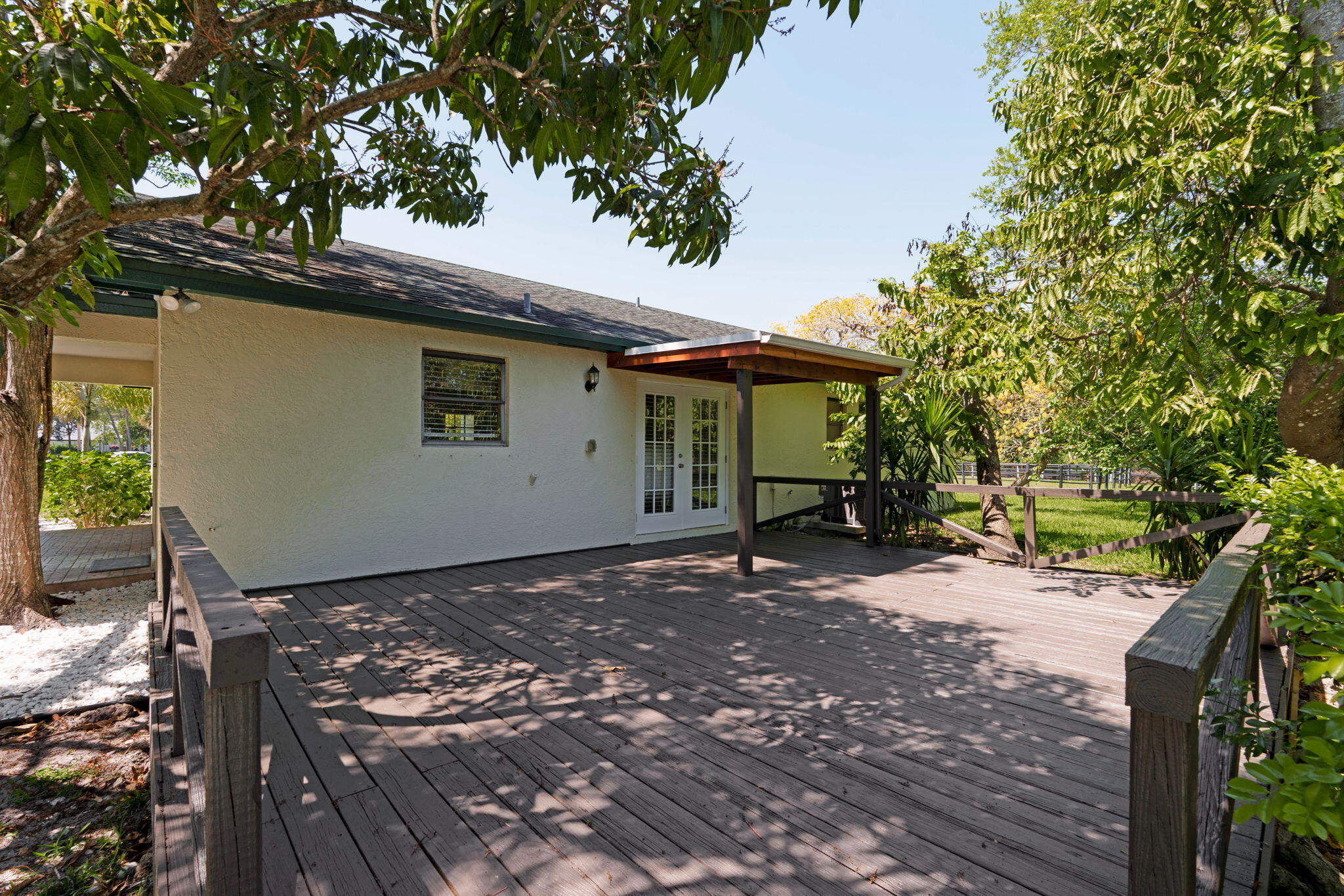 LOXAHATCHEE GROVES - Residential