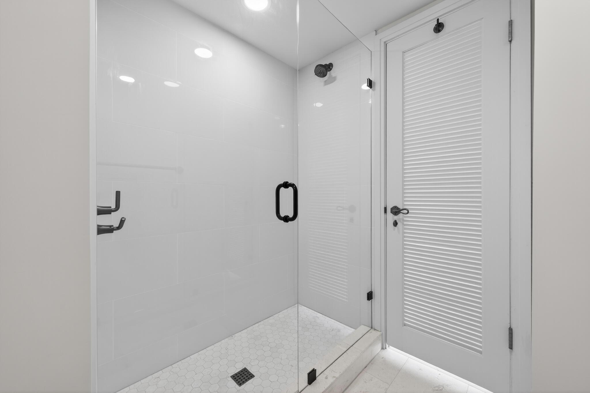 TRIANON CONDO - Residential Lease