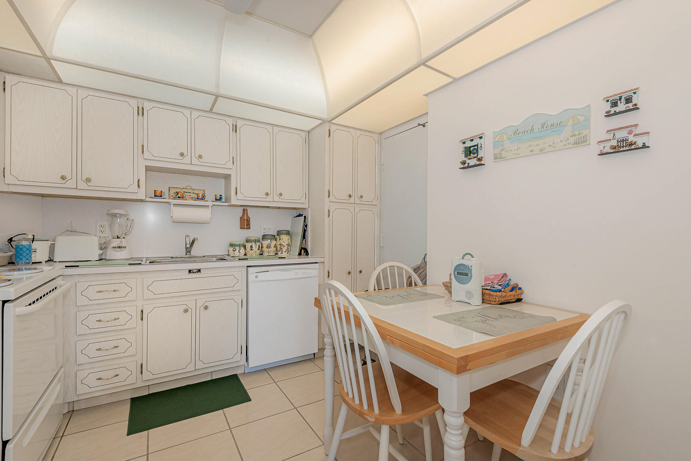 HEMISPHERES CONDO - Residential