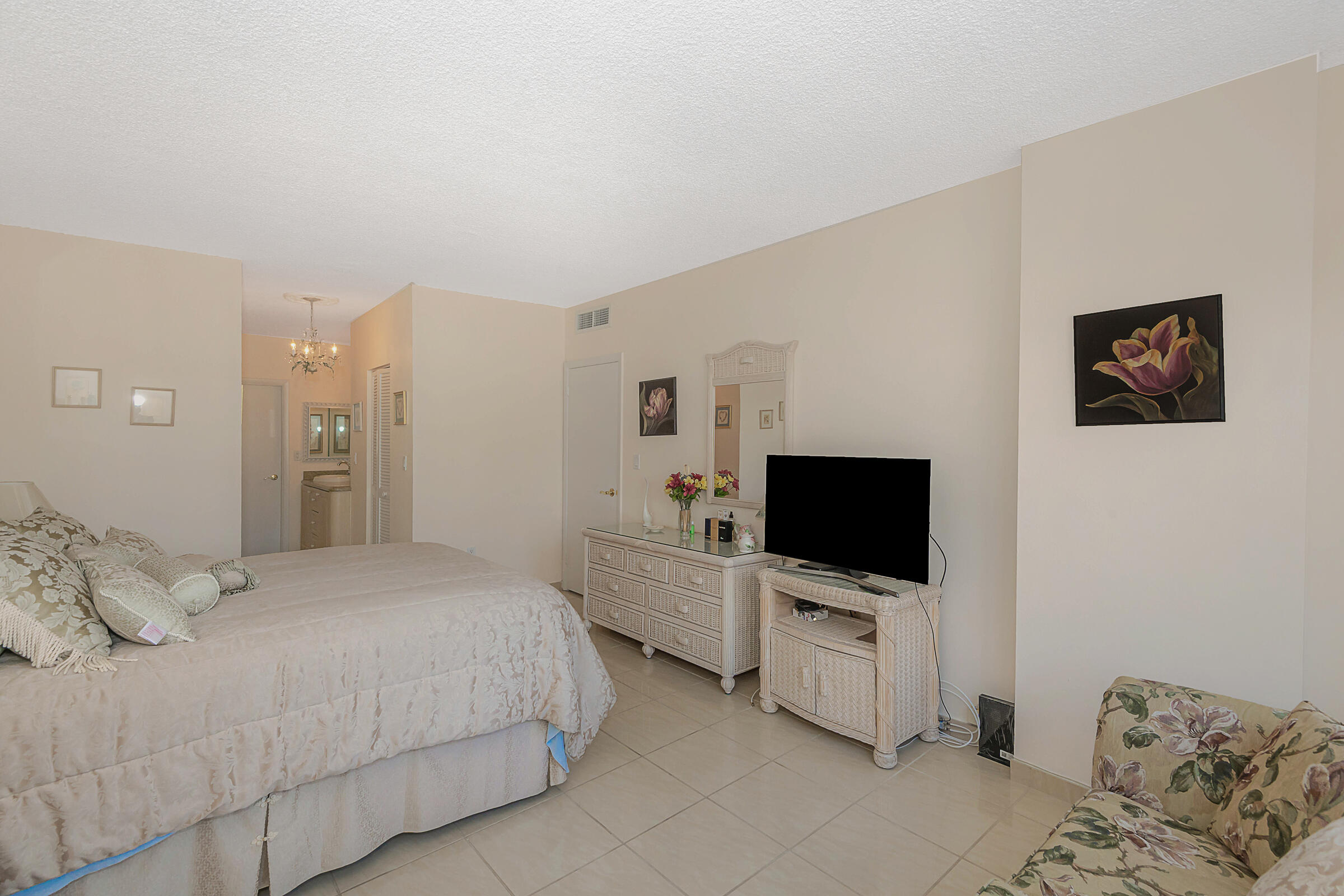 HEMISPHERES CONDO - Residential