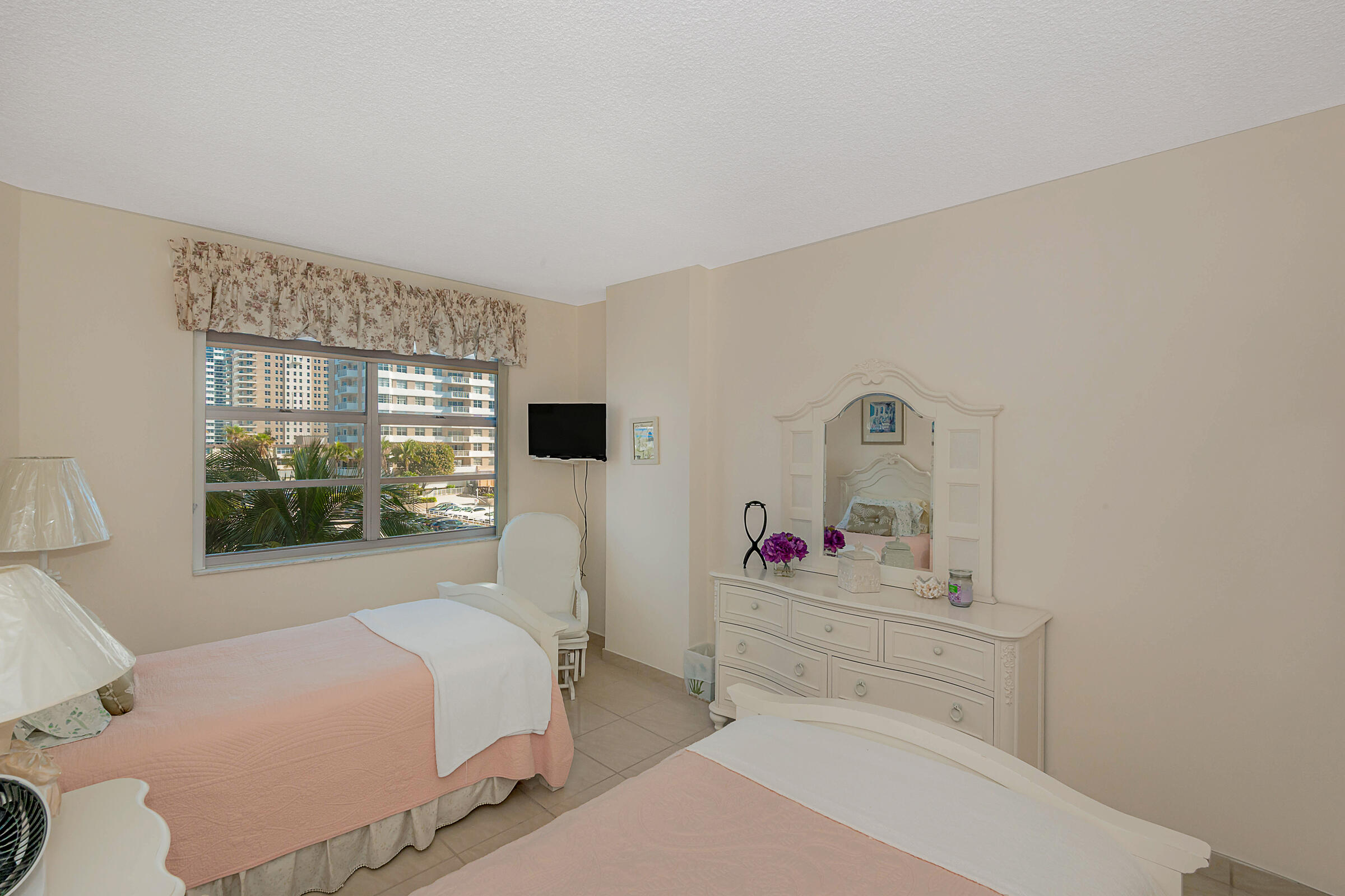 HEMISPHERES CONDO - Residential