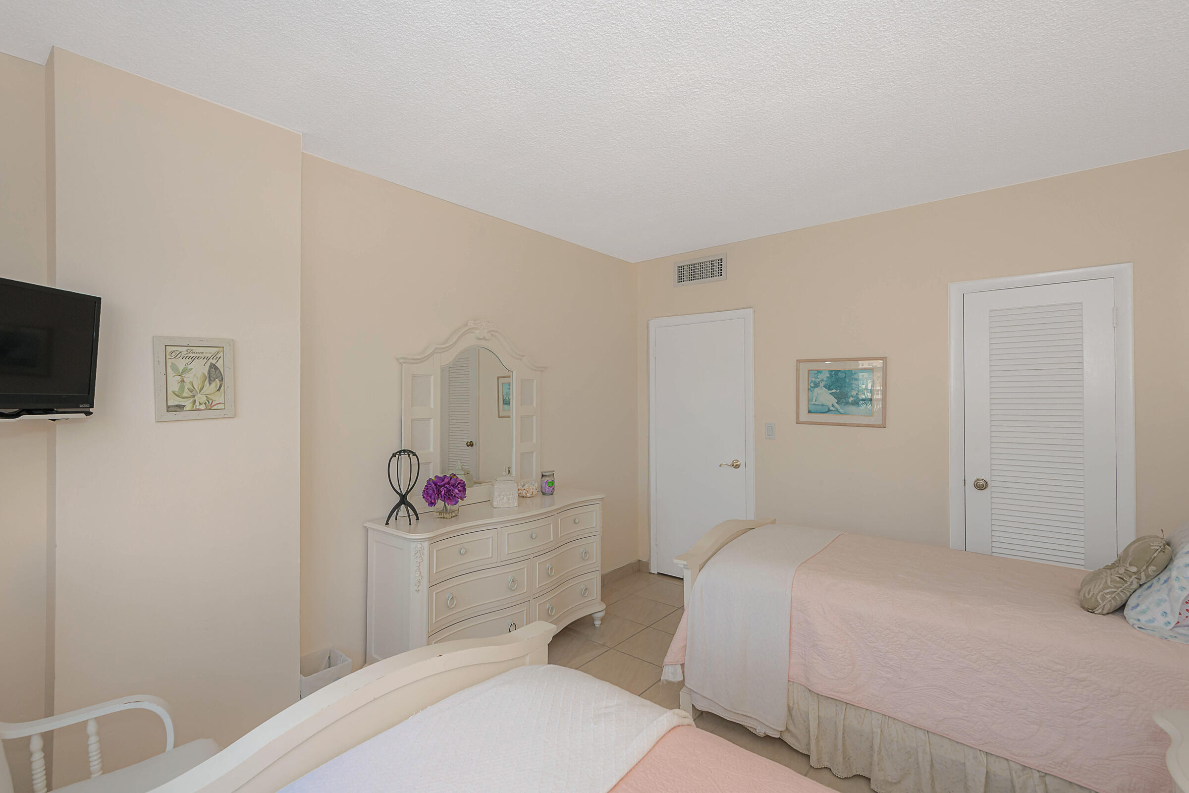 HEMISPHERES CONDO - Residential