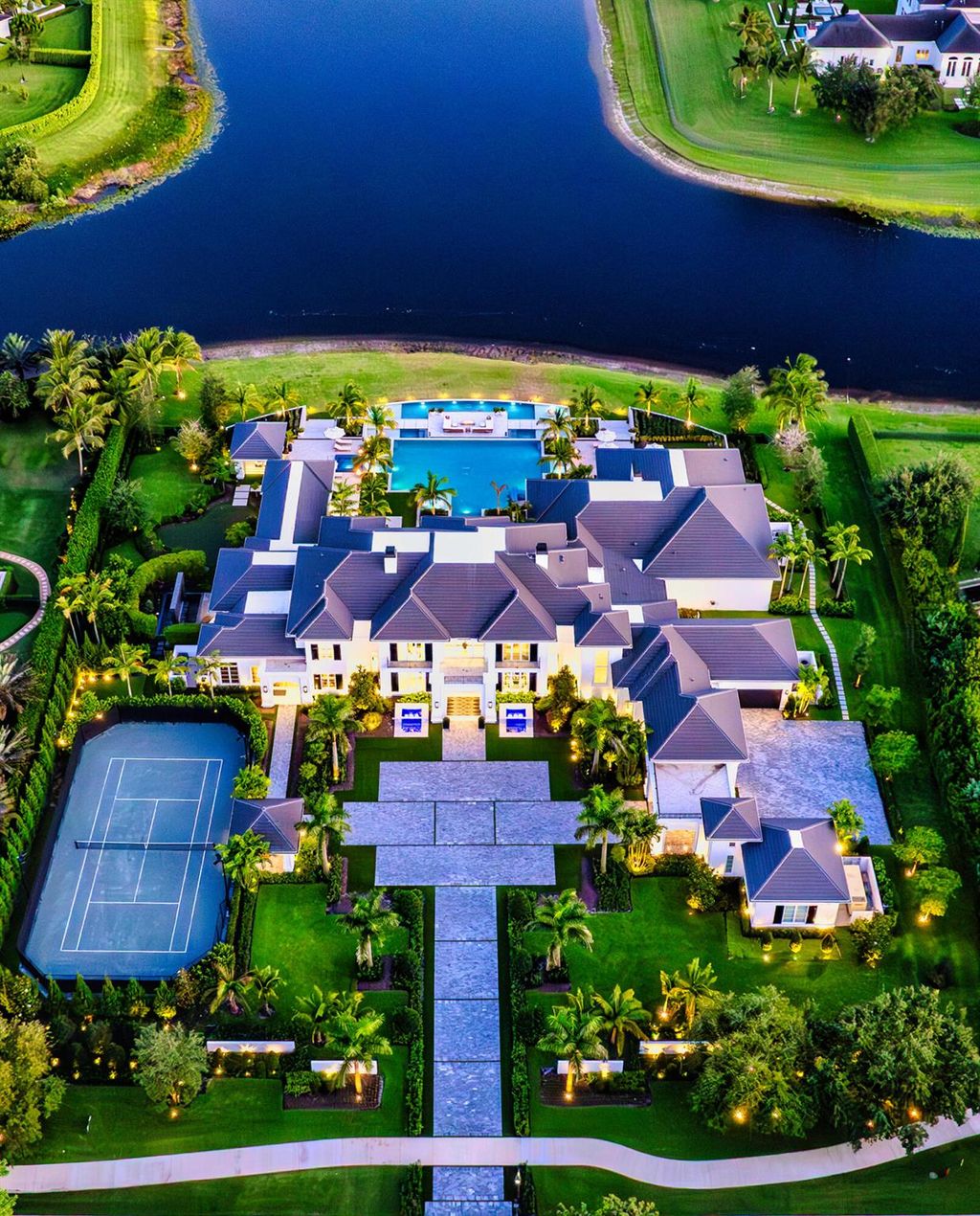 Photo of 16101 Quiet Vista Circle, Delray Beach, FL 33446 (MLS # R11093079)