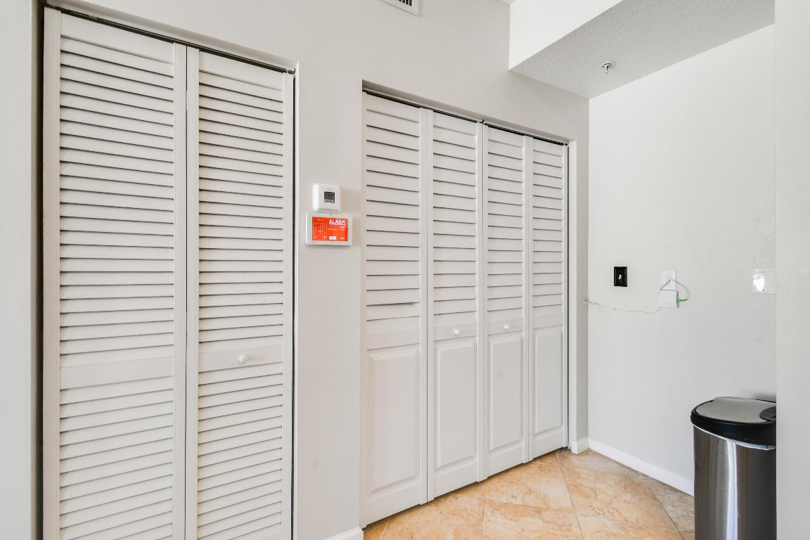 SOMERSET AT ABACOA CONDO - Residential