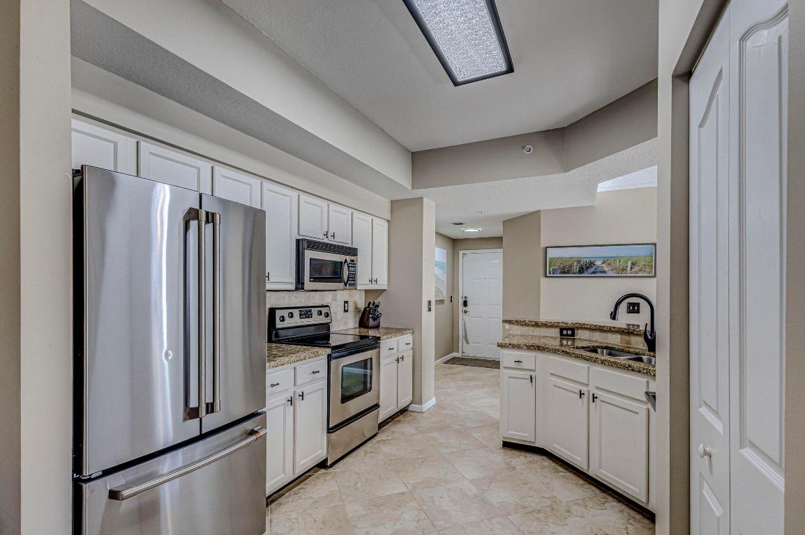 SOMERSET AT ABACOA CONDO - Residential