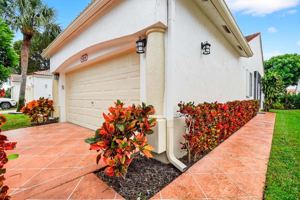 Photo of 6164 Petunia Road, Delray Beach, FL 33484 (MLS # R11147967)