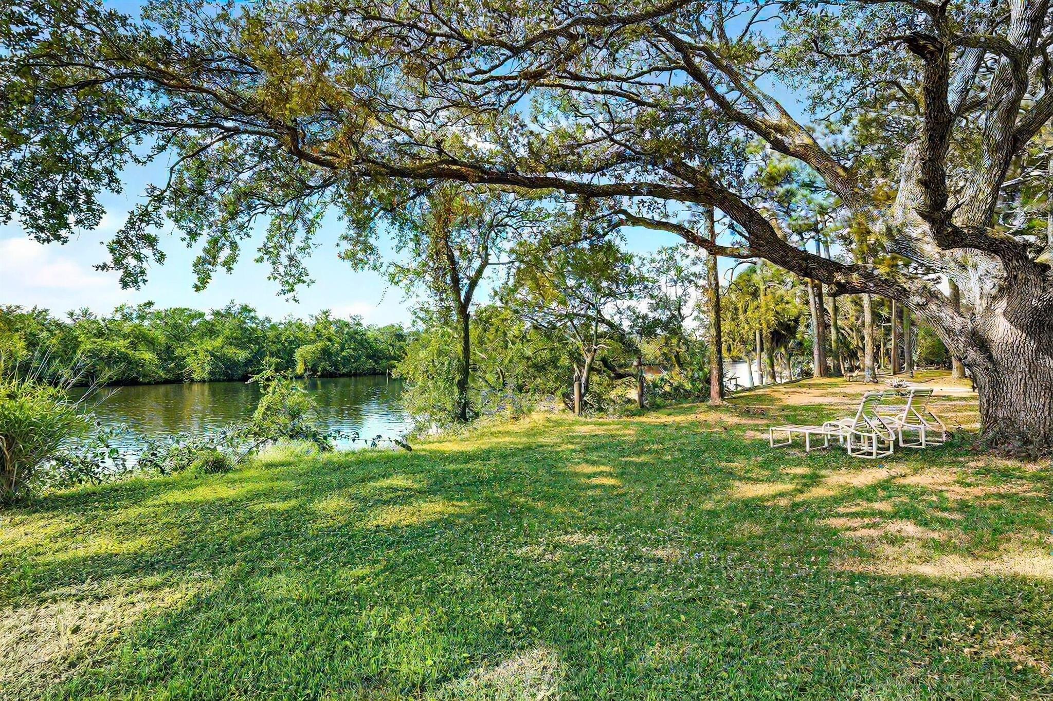 Spanish Lakes Riverfront - Residential