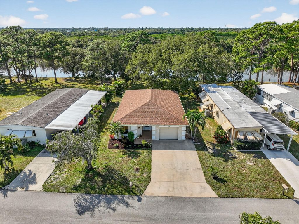 Photo of 111 Camino Del Rio, Port Saint Lucie, FL 34952 (MLS # R11145868)