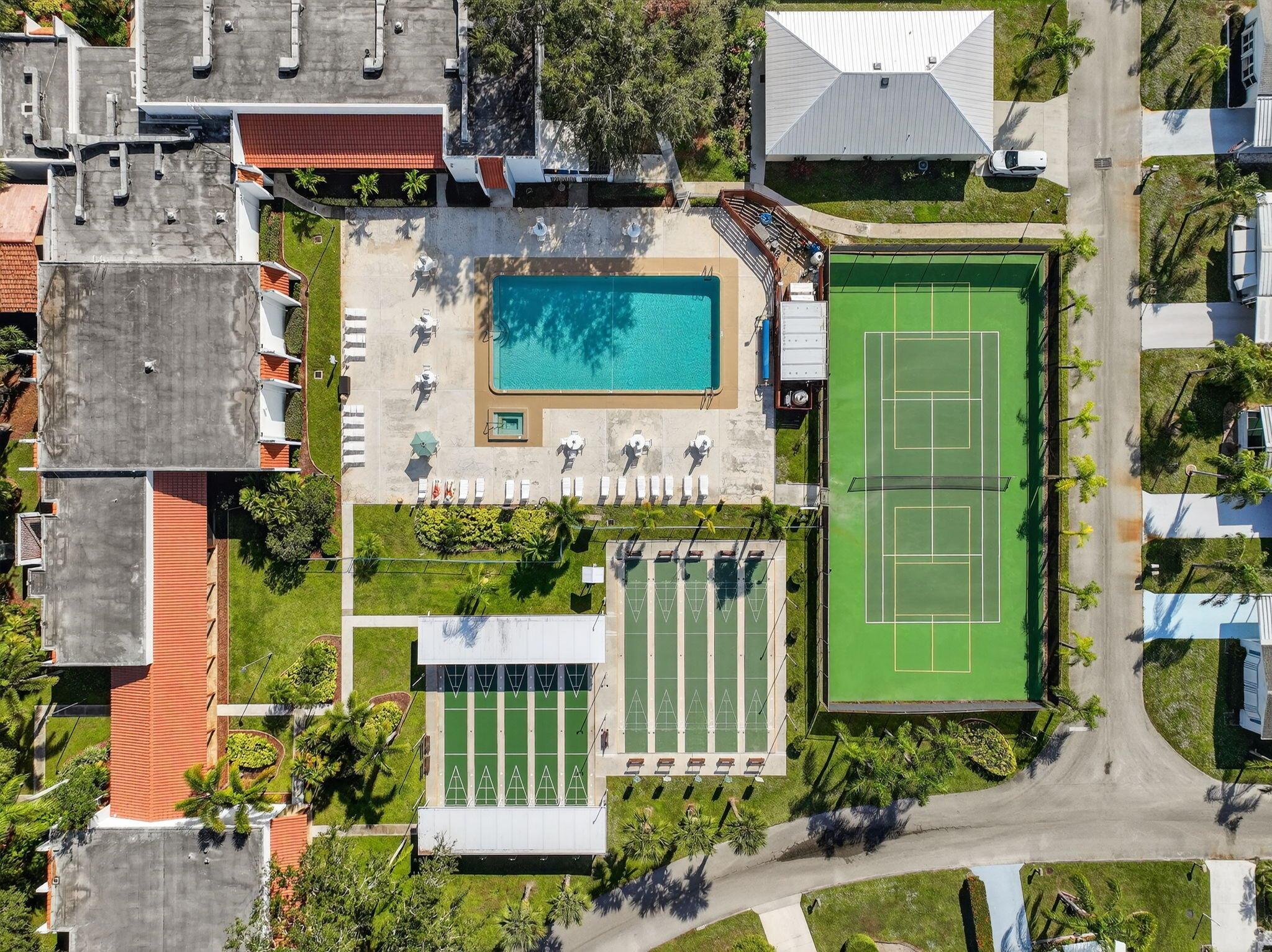 Spanish Lakes Riverfront - Residential