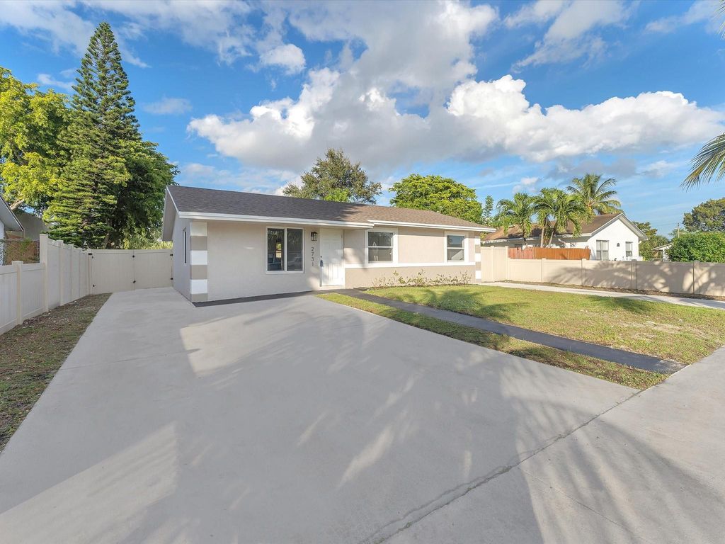 Photo of 2731 NW 9th St, Pompano Beach, FL 33069 (MLS # F10538940)