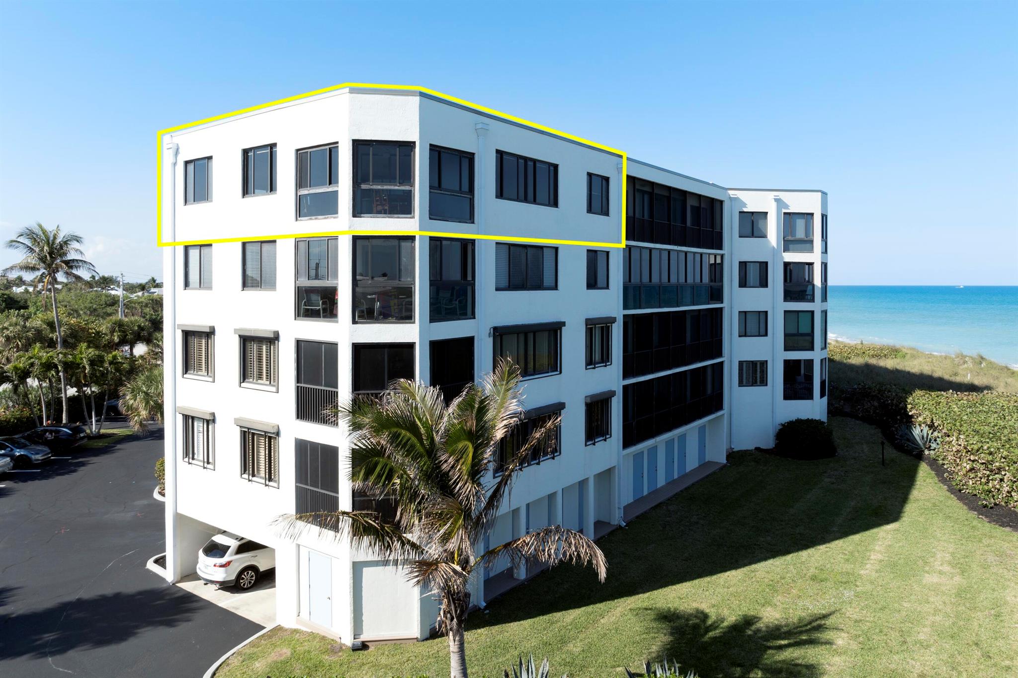 2375 NE Ocean Boulevard E406, Stuart, FL, 34996/$895,000 2 2375 NE Ocean Boulevard E406