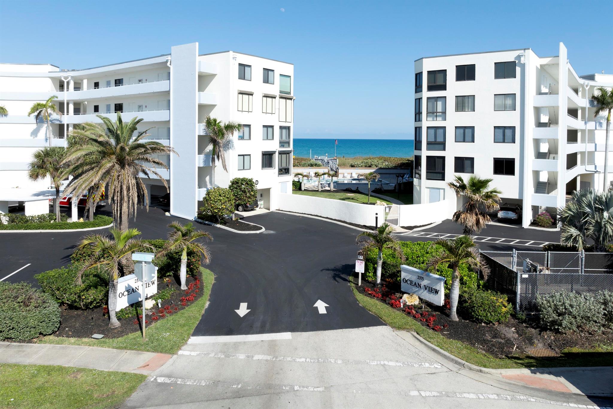 2375 NE Ocean Boulevard E406, Stuart, FL, 34996/$895,000 4 2375 NE Ocean Boulevard E406