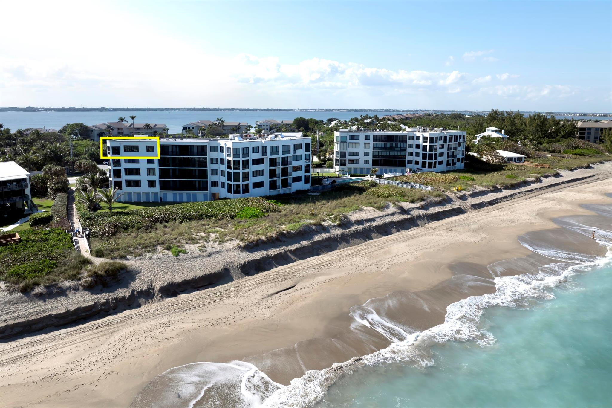 2375 NE Ocean Boulevard E406, Stuart, FL, 34996/$895,000 1 2375 NE Ocean Boulevard E406