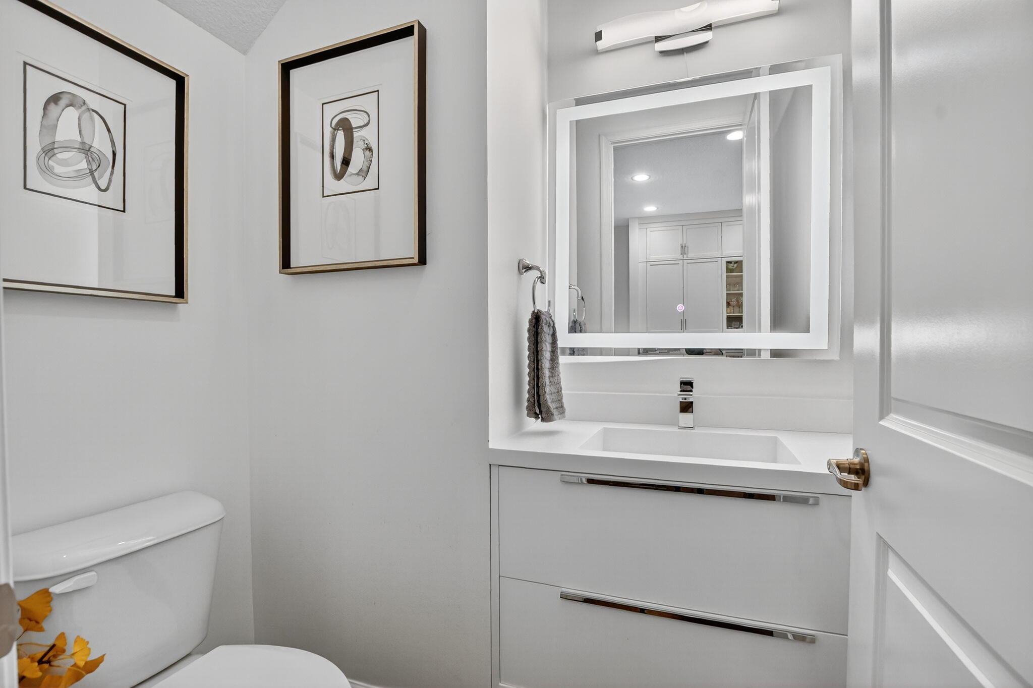 POINTE 100 CONDO - Residential Lease