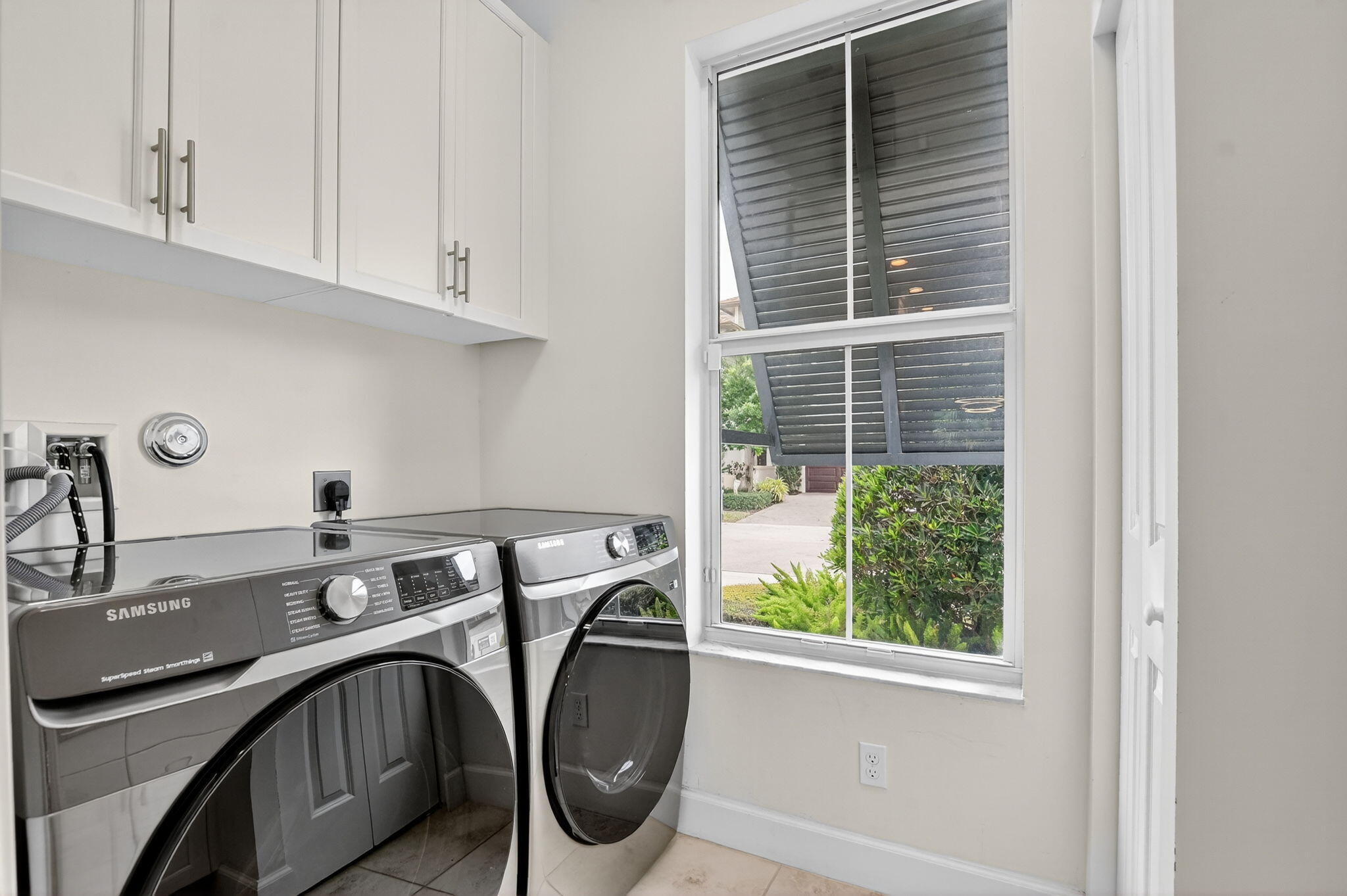 POINTE 100 CONDO - Residential Lease