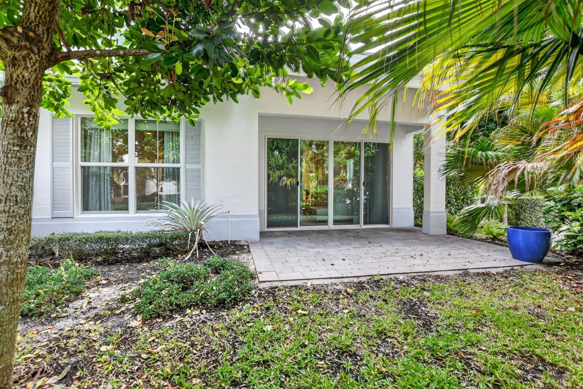 POINTE 100 CONDO - Residential Lease