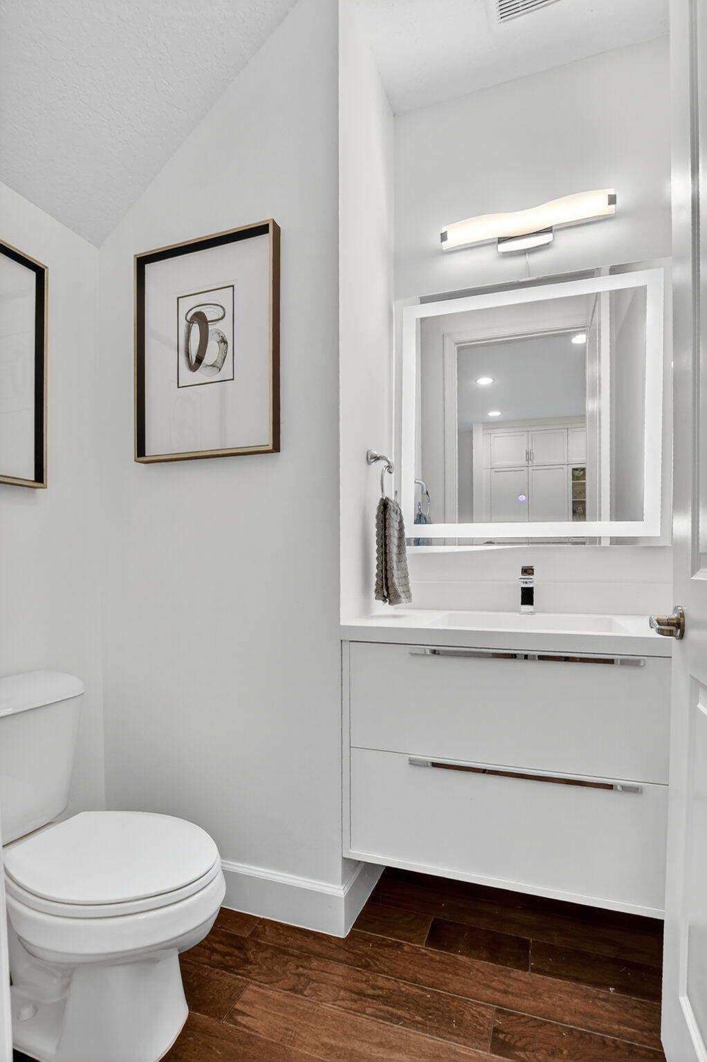 POINTE 100 CONDO - Residential Lease
