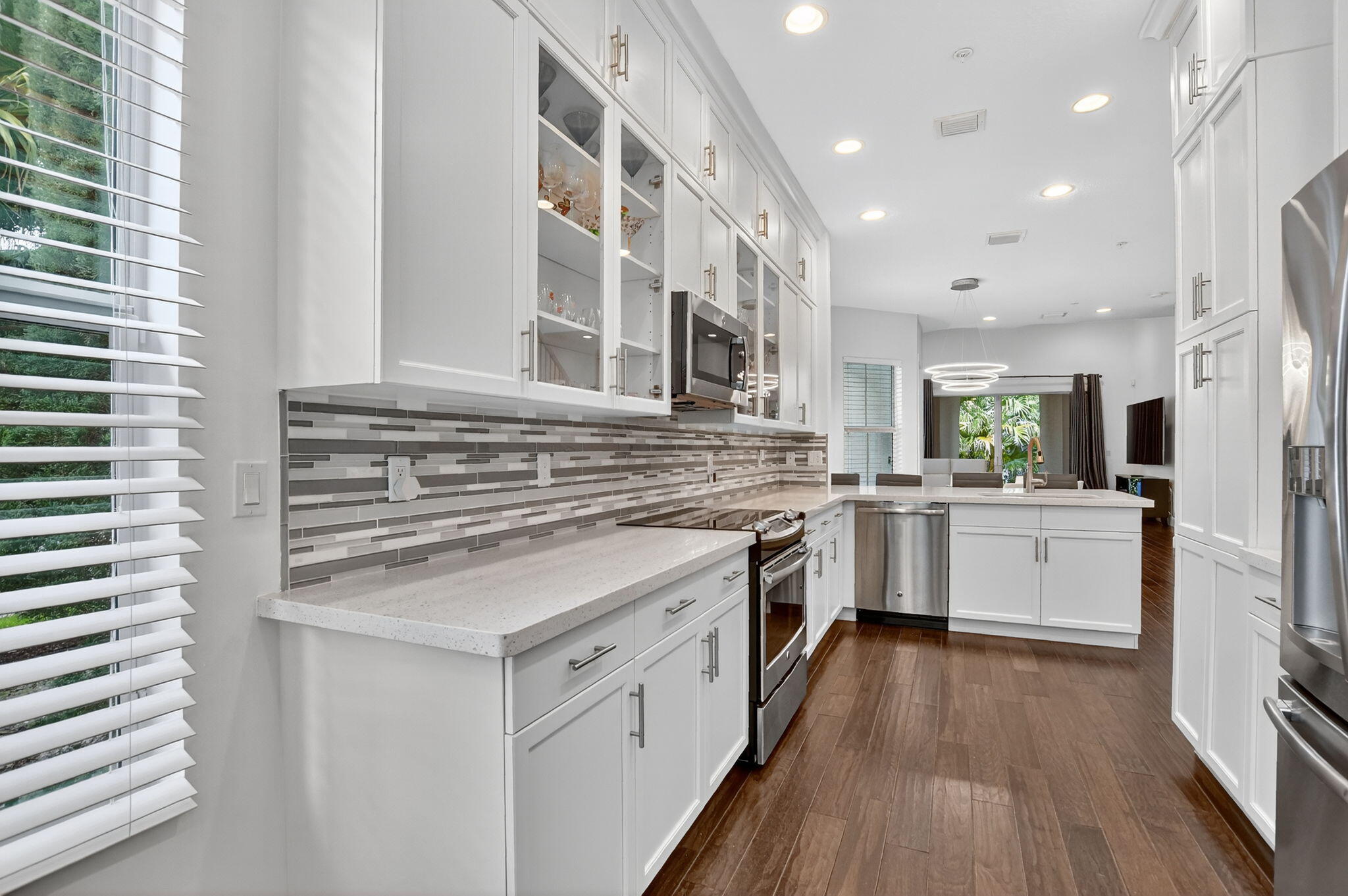 POINTE 100 CONDO - Residential Lease