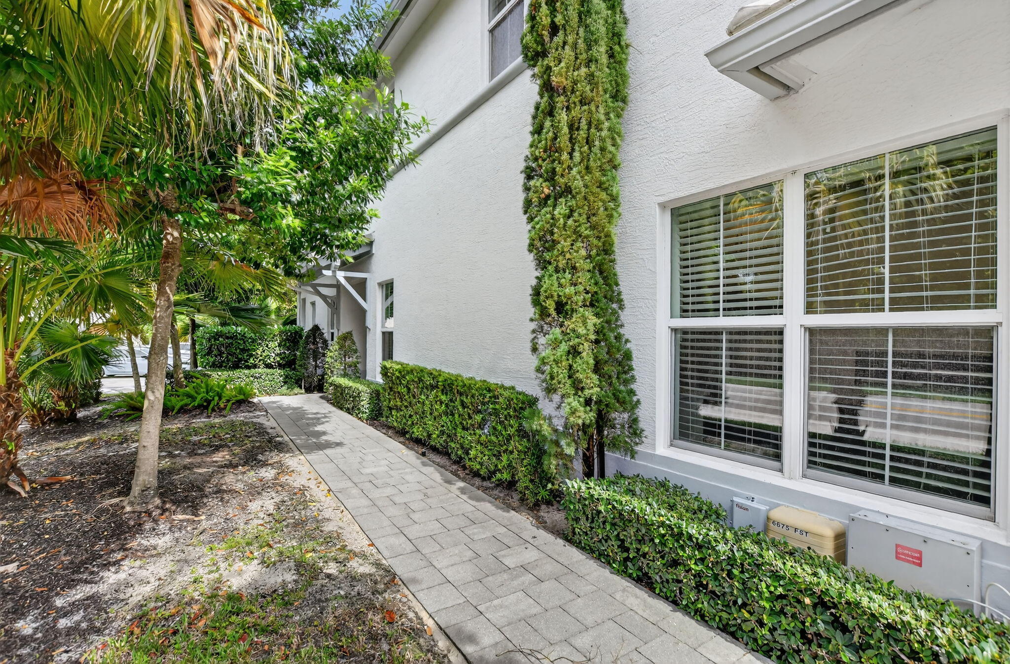 POINTE 100 CONDO - Residential Lease