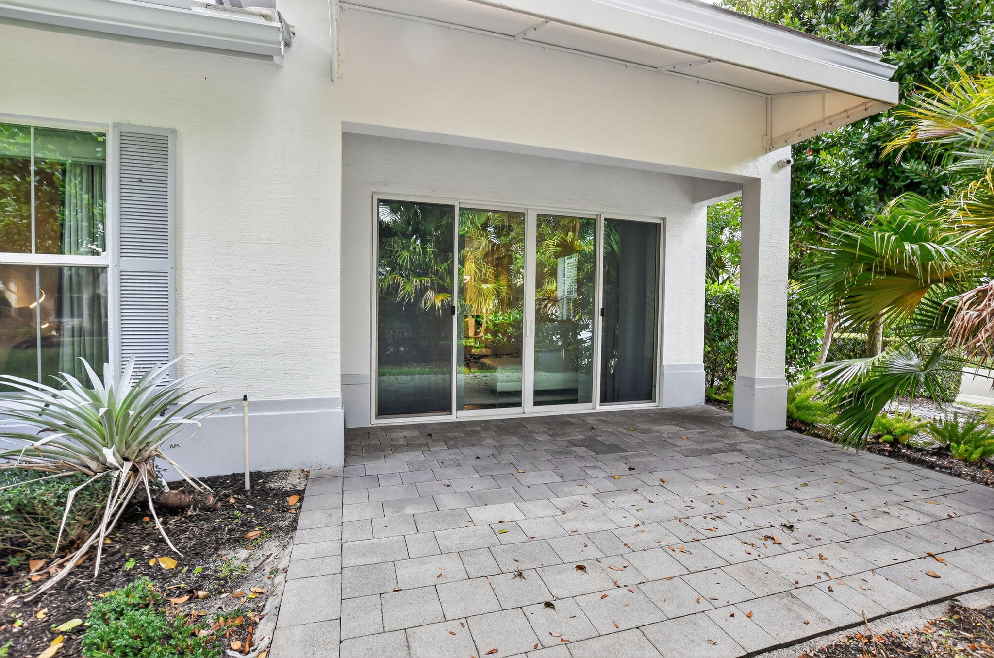 POINTE 100 CONDO - Residential Lease