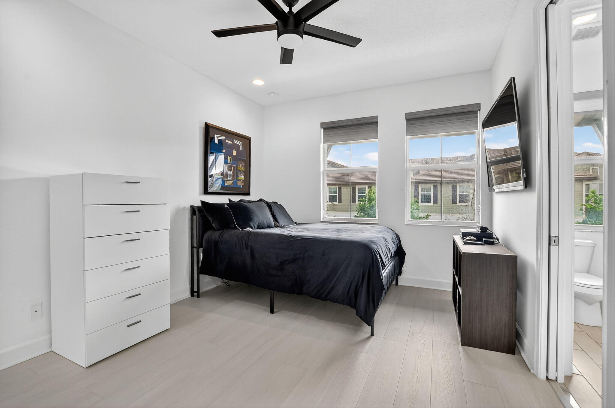 POINTE 100 CONDO - Residential Lease
